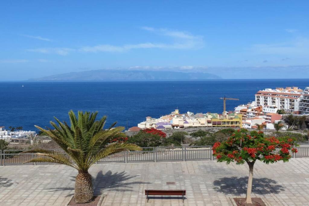 Luxury House With 3 Bedrooms, Sea Wiew And Swimming Pool In A Quiet Residence Puerto de Santiago  Buitenkant foto