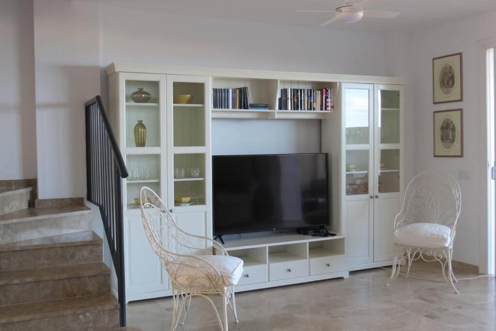 Luxury House With 3 Bedrooms, Sea Wiew And Swimming Pool In A Quiet Residence Puerto de Santiago  Buitenkant foto